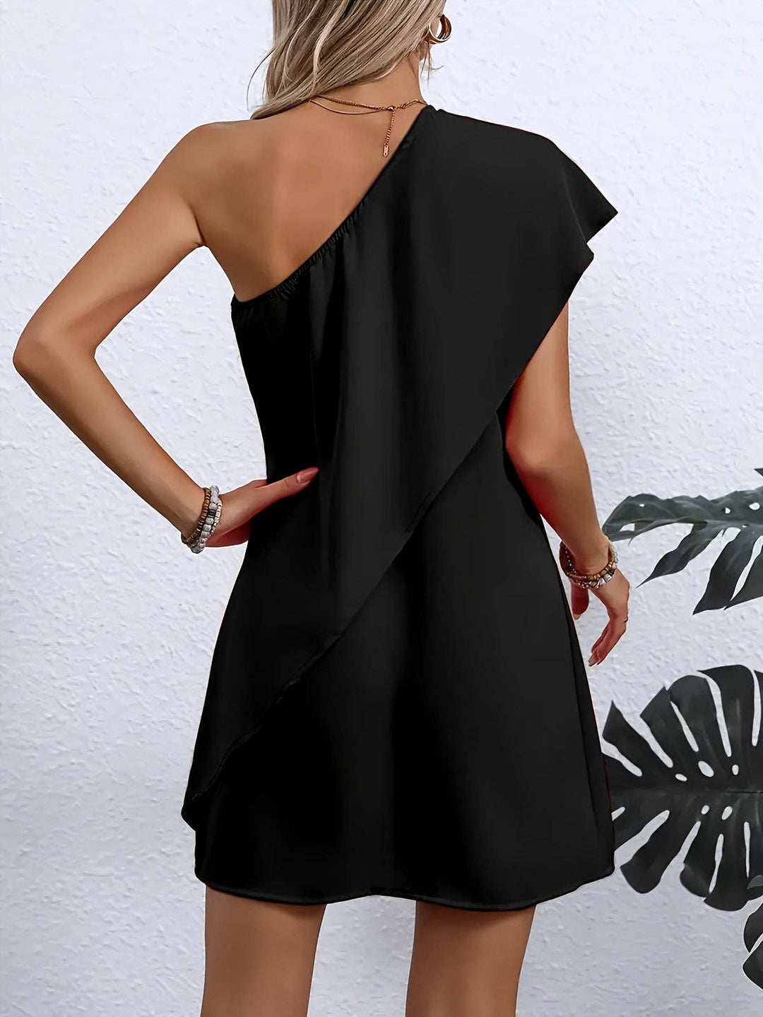 Elegant One-Shoulder Ruffle Hem Women'S Dress - Casual Chic Black Tunic Style, Solid Color, Perfect for All Seasons, Everyday Dress|Ruffle Hem Dress|Sleek Design