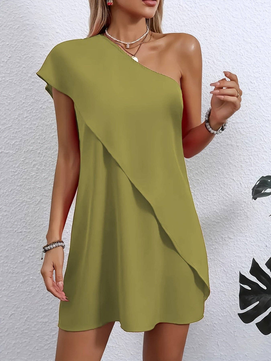 Elegant One-Shoulder Ruffle Hem Women'S Dress - Casual Chic Black Tunic Style, Solid Color, Perfect for All Seasons, Everyday Dress|Ruffle Hem Dress|Sleek Design