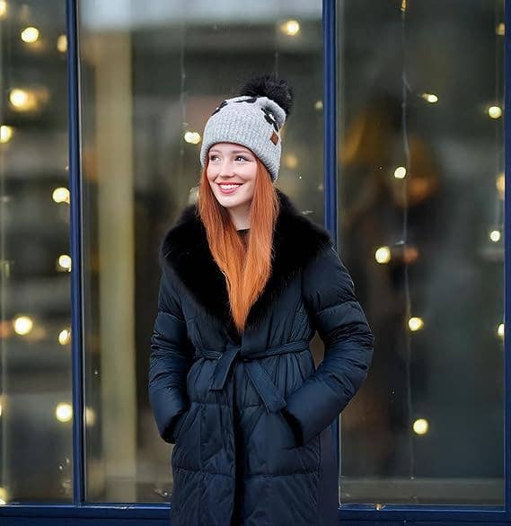 Pom Beanie Daisy- Grey