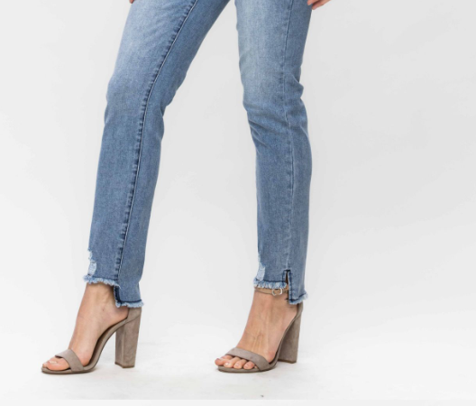 NEW * Judy Blue Mid Rise Cooling Relaxed Denim Hi/Low Inseam