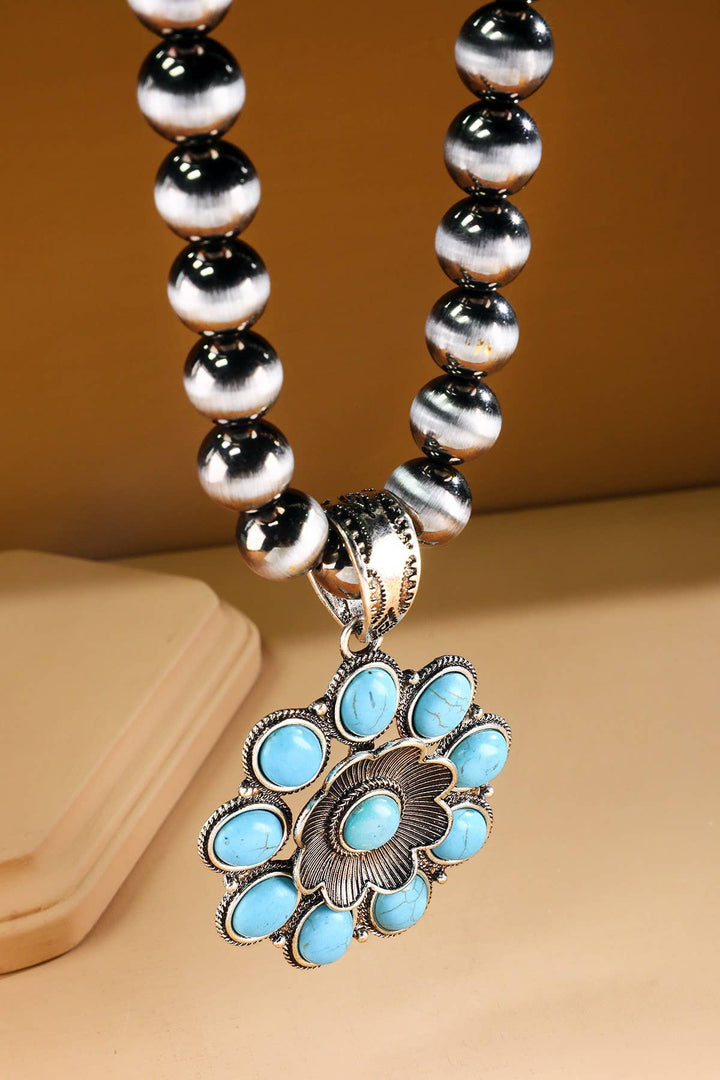Western Turquoise Flower Metallic Pearl Necklace