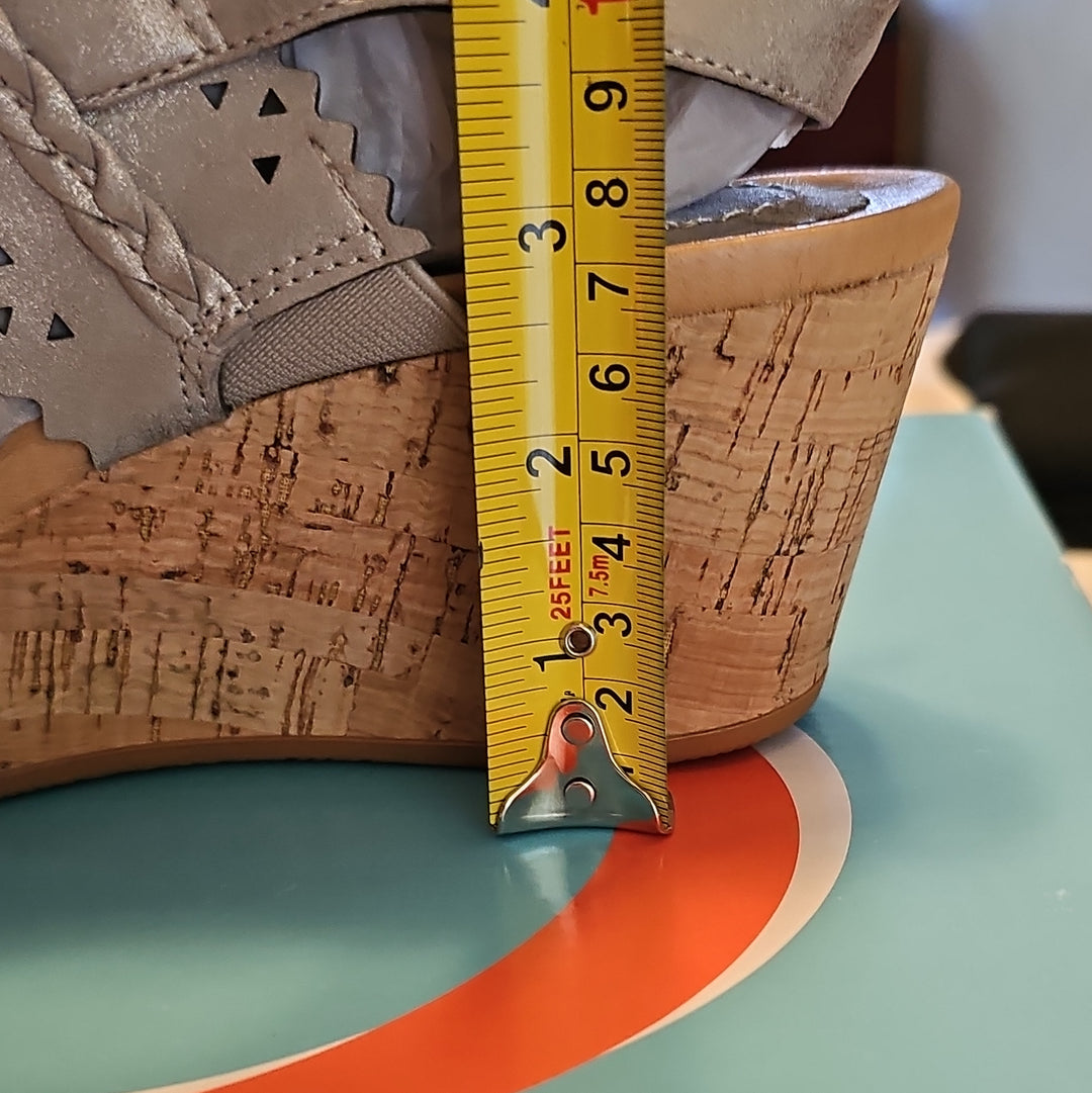 Baretraps Rene wedge